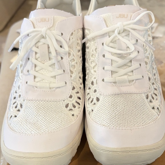 JBU White Solar Walker/NIB/8 - Picture 7 of 14